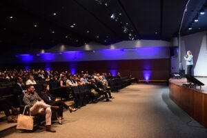 XVIII FinancIES 2025 debate futuro das IES em Florianópolis