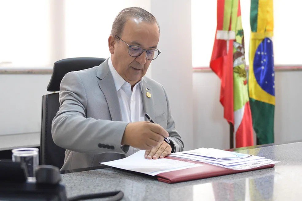 Governador sanciona lei que muda regras de cotas nas universidades de Santa Catarina