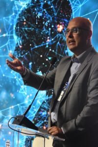 Luciano Sathler alerta para os riscos da "igualdade artificial" e projeta o impacto da IA nas IES,