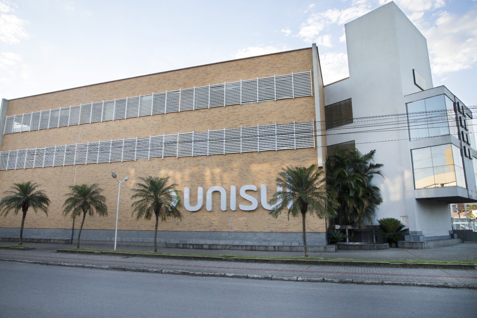 Ensino superior supera 10 milhões de matrículas no Brasil