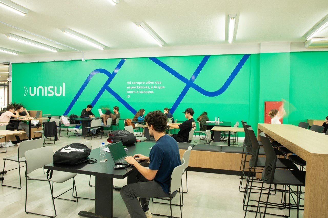Ensino superior supera 10 milhões de matrículas no Brasil, impulsionado pela rede privada